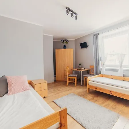 Gosciniec Pod Lilijka * Podzamcze (Zawiercie)