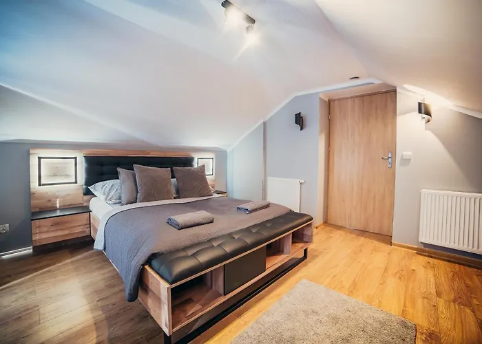 Hotel Gosciniec Pod Lilijka *