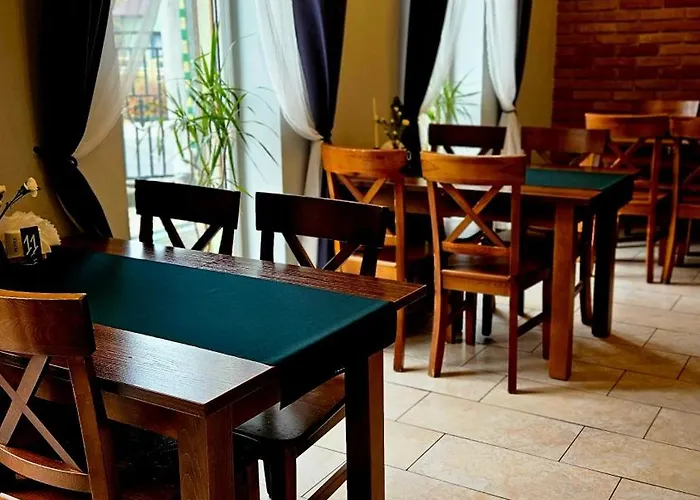 Hotel Gosciniec Pod Lilijka *